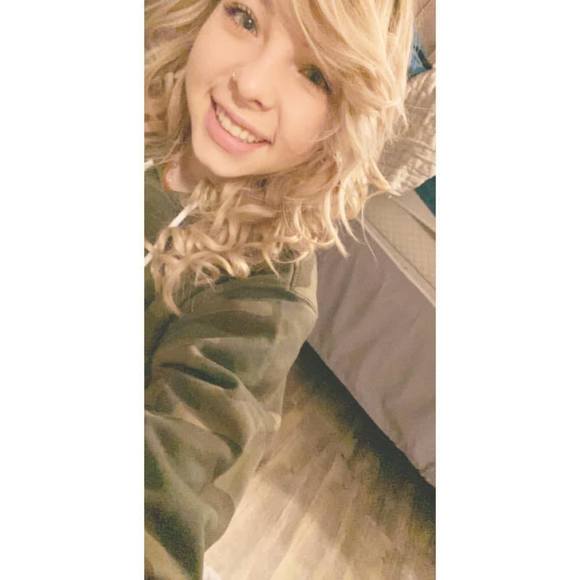 Meet your Posher, Jacqueline - Picture 1 of 1